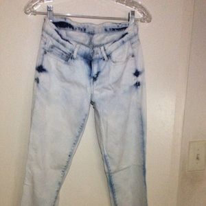 Light wash Aeropostale jeans